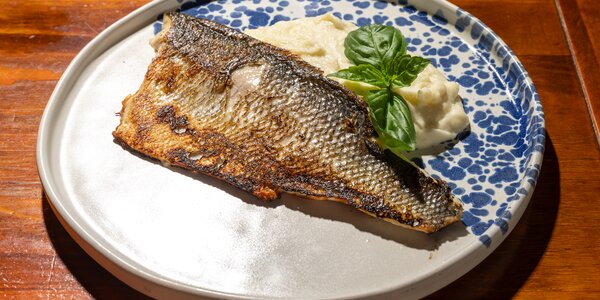 Filetto di orata alla piastra e purea di patate 