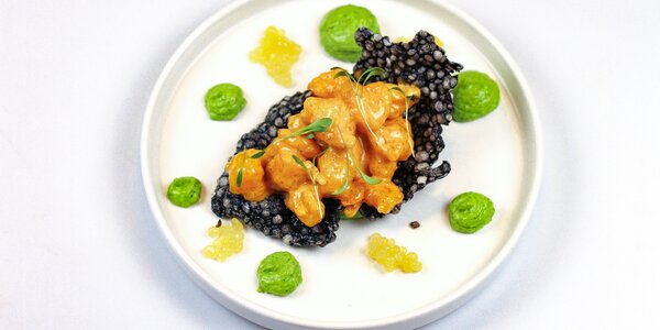 prawns in tempura with spicy peanut sauce, 