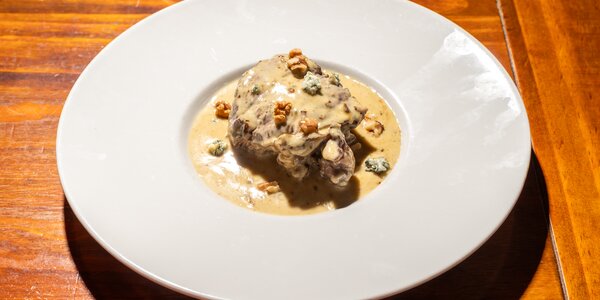 Filetto di manzo crema di gorgonzola e noci