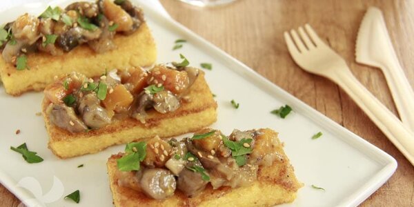 POLENTA ALLA PIASTRA CON FUNGHI PORCINI TRIFOLATI*