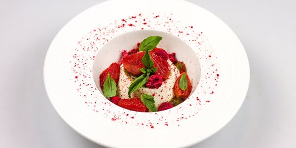 panna cotta with compressed strawberries, 