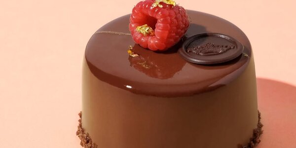 Monoporzione Sacher e fiocchi  di Panna