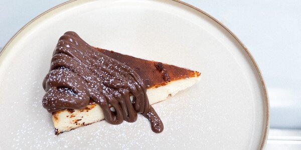 San Sebastián Cheesecake with Nutella