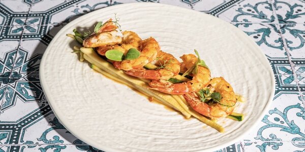 Gamberi alla piastra e spaghetti di zucchine alla soya