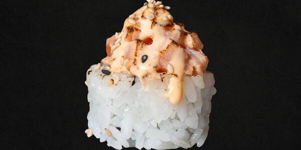 89 - Uramaki salmone e maionese spicy [8 Pezzi]