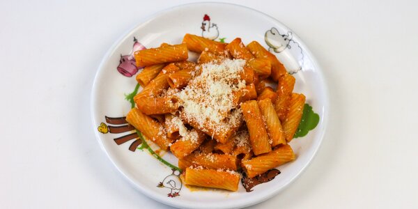 tortiglioni s paradajkovou omáčkou, 