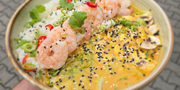 150g Thai prawns curry with vegetable and rice