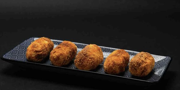 CROQUETA DE GAMBA ROJA / RED PRAWN CROQUETTE ( 5 PIEZAS / 5 PIECES)