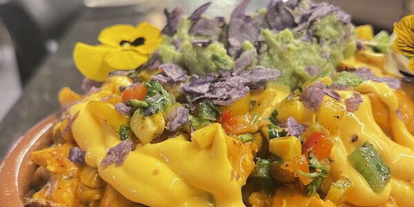 NACHOS DE POLLO // CHICKEN NACHOS