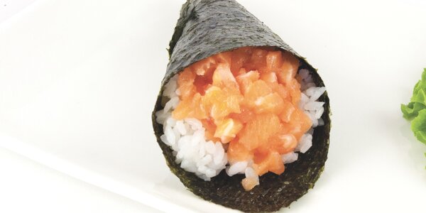 124. Temaki spicy salmon