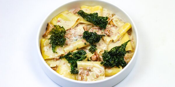 paccheri s krémovou salsiccia omáčkou, 