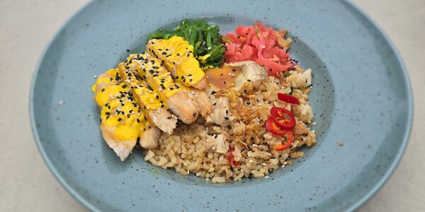 250G Poke with chicken breast or avocado, fries rice, egg and wakame salad