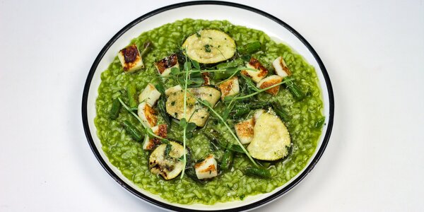 Creamy risotto with grilled halloumi, 
