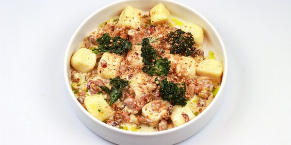 gnocchi with cream sauce and guanciale, 