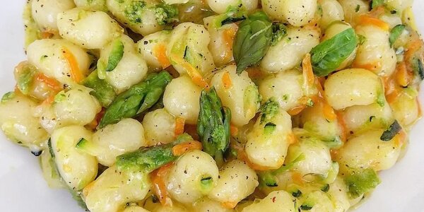 Gnocchi di patate classici alla carbonara vegetariana *