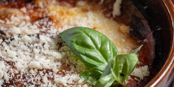 Parmigiana di melanzane al coccio