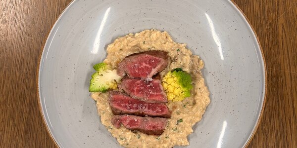 250g Hríbové rizoto so Sirloin steakom a romanescom