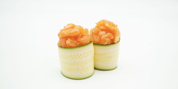 45. Gunkan zucchina salmone ( 1 PORZIONE A TESTA)