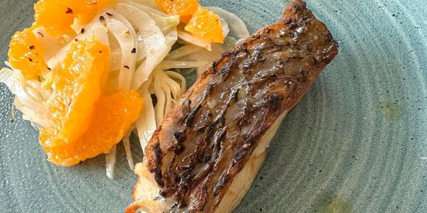 Ombrina alla griglia con insalata di finocchi e arance