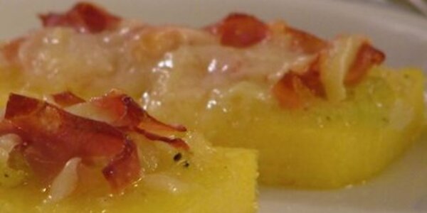POLENTA ALLA PIASTRA CON UOVA E SPECK