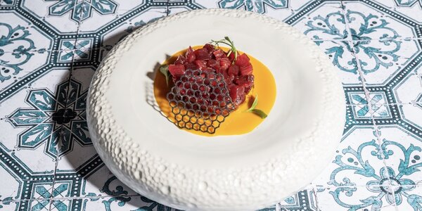 Battuto di tonno rosso mango mandorle e tabasco