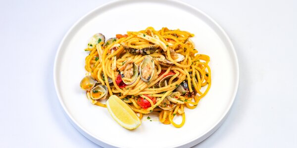 spaghetti with vongole mussels and calamari, 