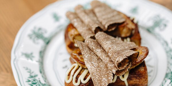 Escalopes de Foie Gras sur Brioche Toasté et Truffe
