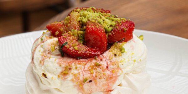 Pavlova, Fraise et Pistache