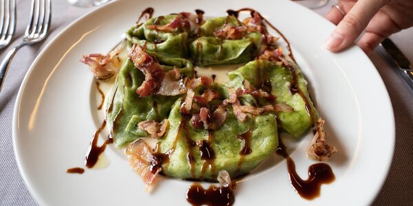 Tortelloni verdi ripieni di patate e brie