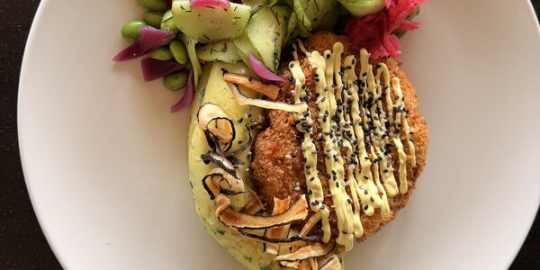 200g Hollandaise VEAL schnitzel with cheddar cheese, mashed potatoes and pickled vegetable