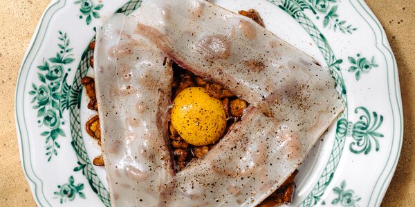Chanterelle, lardo di colonnata and egg yolk