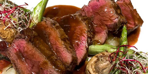 Roasted beef with red wine jus 