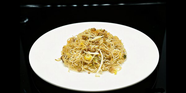 176. Spaghetti riso e carne 