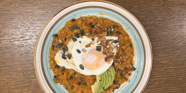 250g Cícerový caserrol s volským okom a avokádom