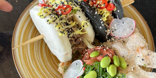 200g Baou buns with duch rilette with teriyaki mayo