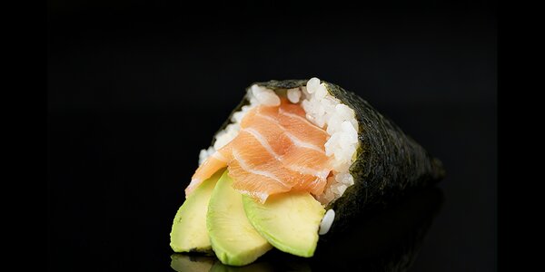 121. Temaki sake avocado 