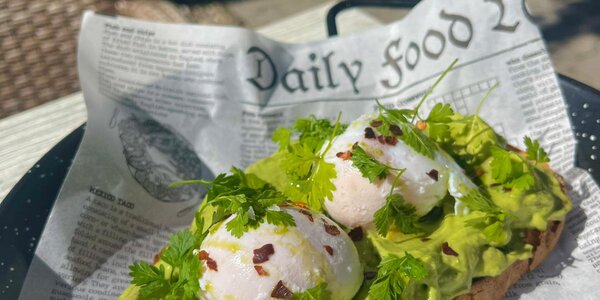 150G AVOKÁDOVÝ CHLEBÍK S VAJÍČKOM