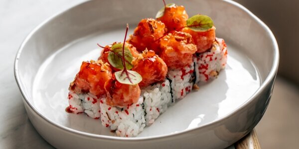 Sushi selection: Cinque sfumature di salmone - 8 pz