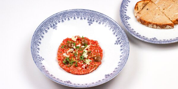 *beef tartare with black garlic mayo,