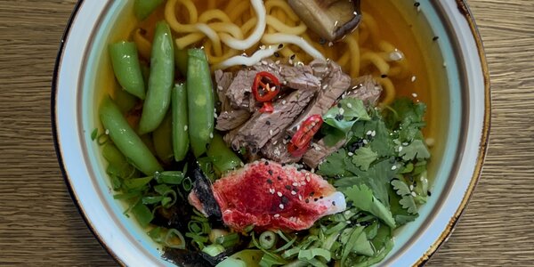 🆕 hovädzí ramen s flank steakom, udon rezance a vajíčko