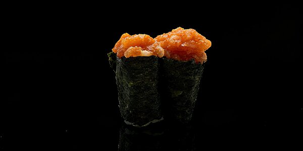 41. Gunkan nori salmone 