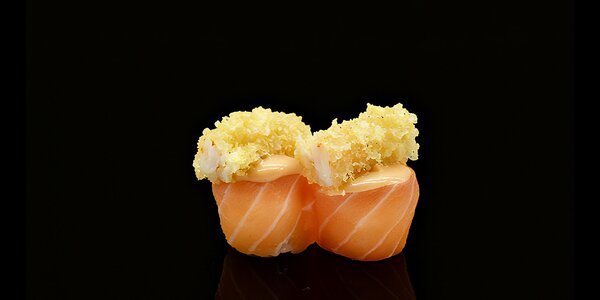 44. Gunkan salmon ebi