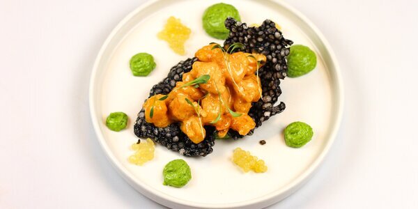 prawns in tempura with spicy peanut sauce, 