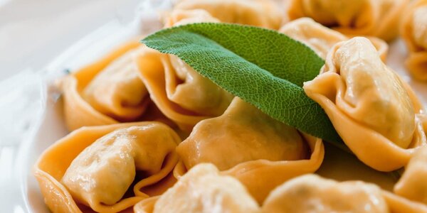 Tortelloni con ricotta, burro e salvia