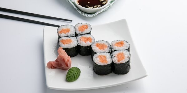 Salmon Maki 